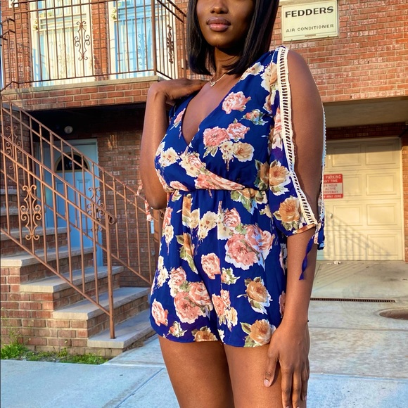 HELLO SPRING BLUE ROMPER ✨ - Picture 6 of 8